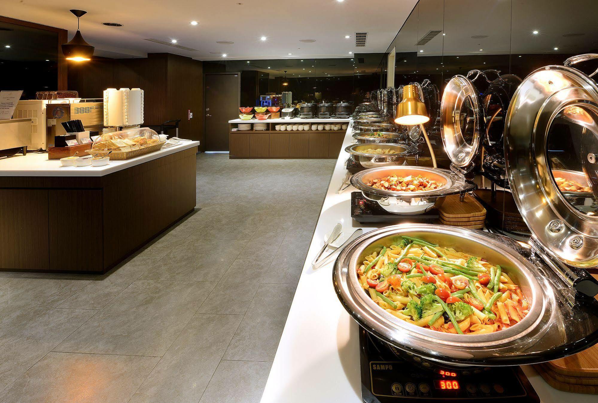 Aeris International Hotel Taichung Extérieur photo
