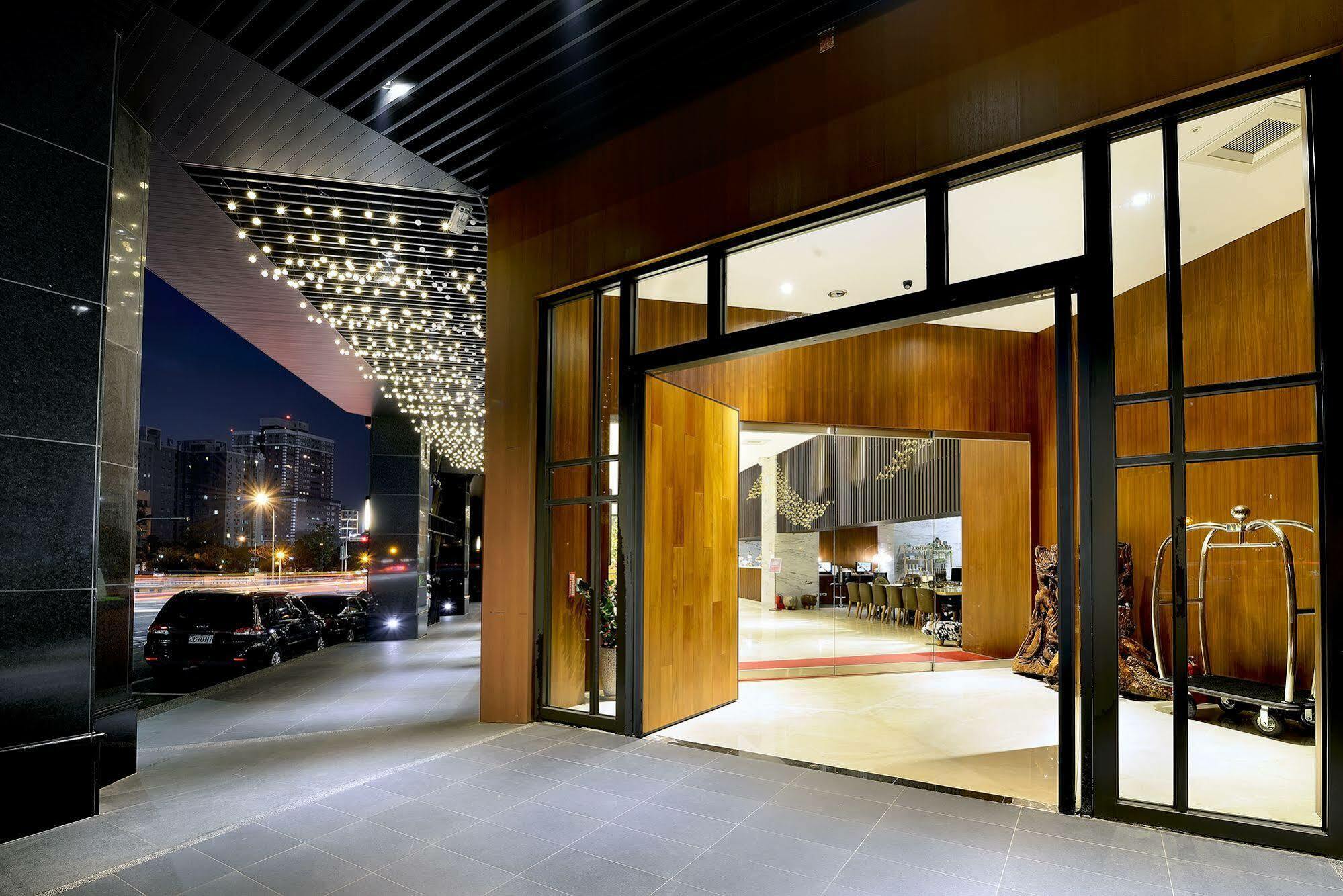 Aeris International Hotel Taichung Extérieur photo